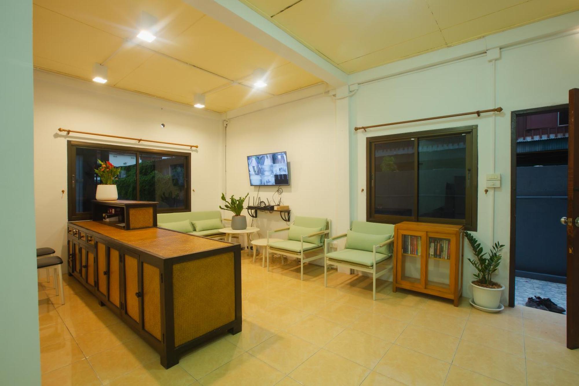 Agga Cnx Hostel Chiang Mai Exterior photo